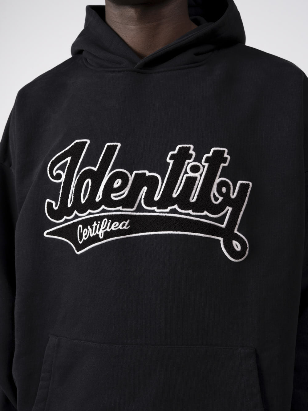 SIGNATURE HOODIE - BLACK