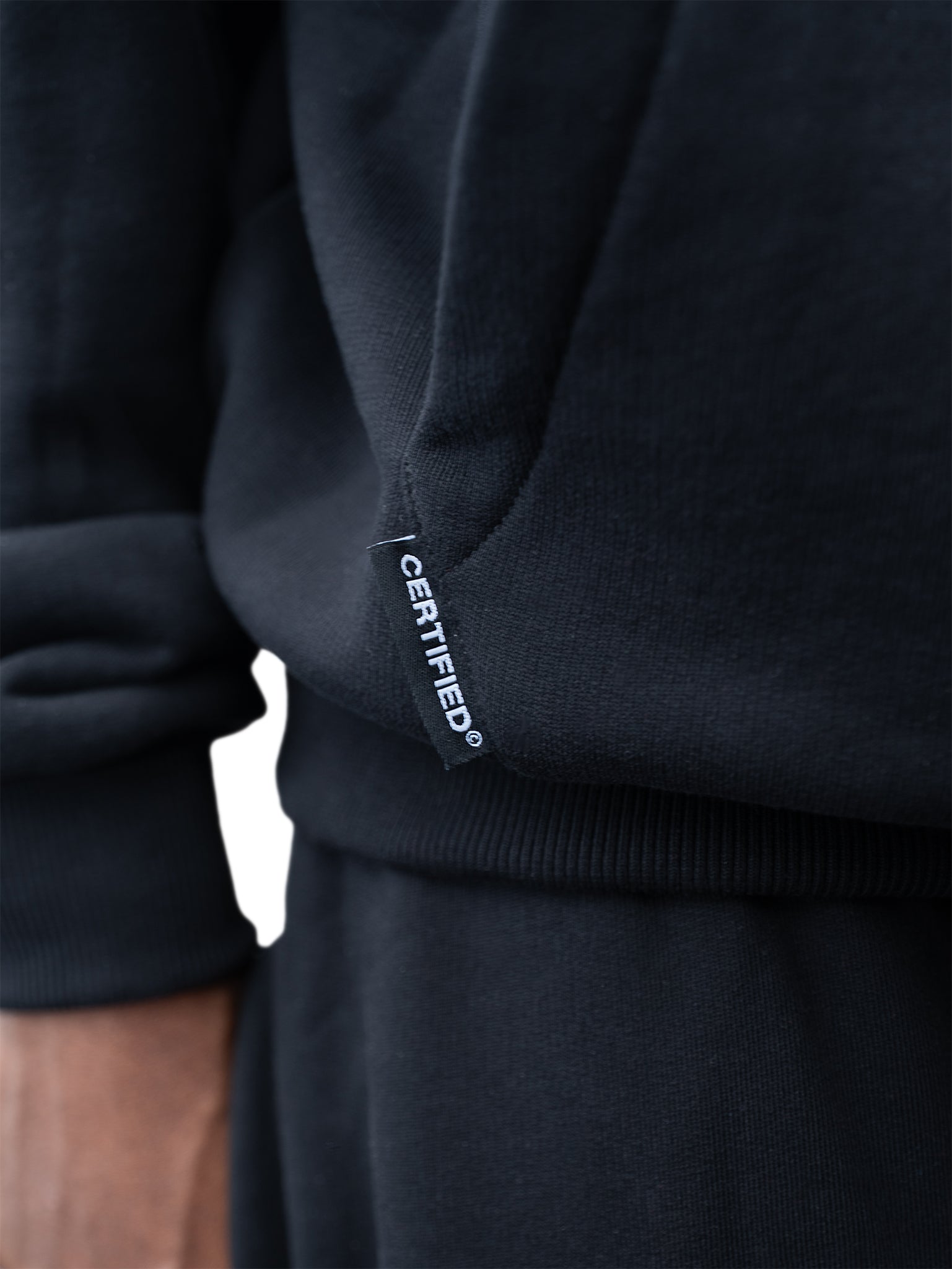 BASIC HOODIE - BLACK